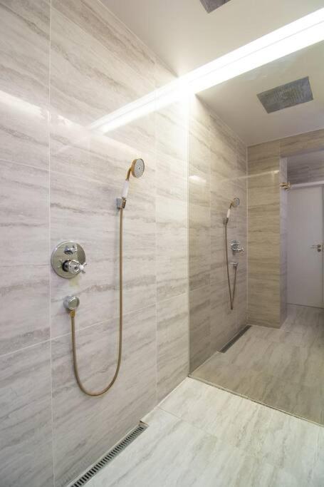 Extravagant-2 Bedrooms-bronze Copenhagen